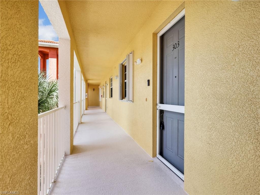 6824 Sterling Greens PL # 3303, NAPLES FL 34104-4
