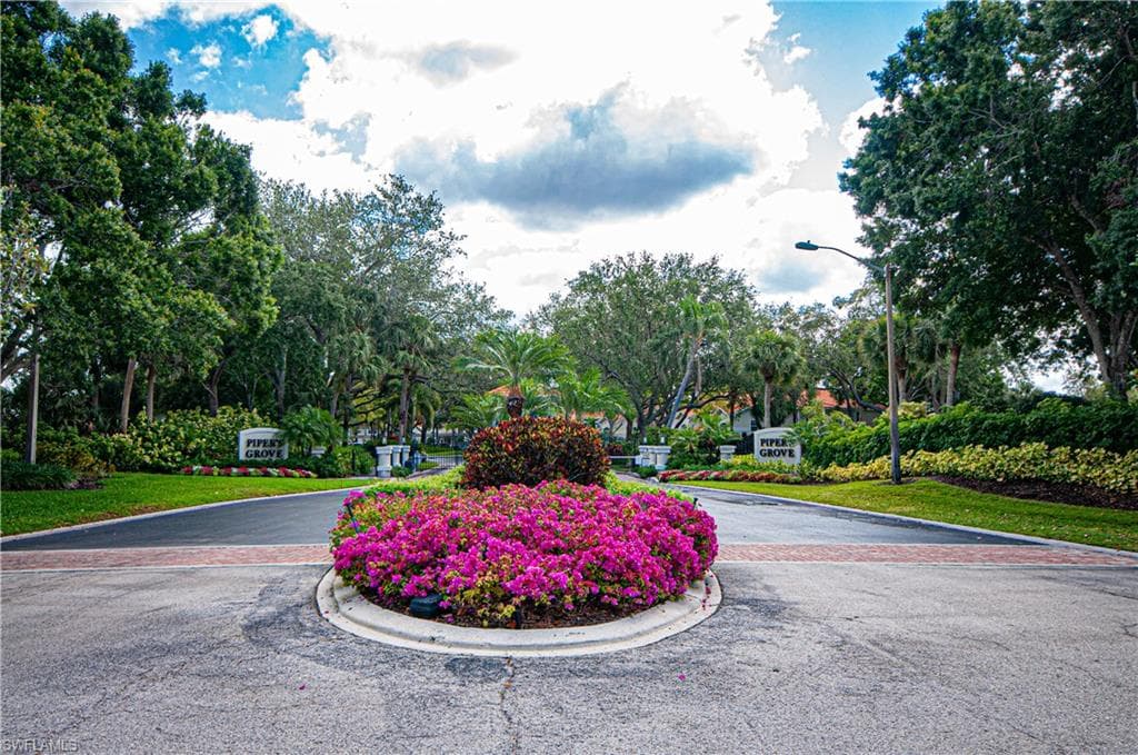 2440 Old Groves RD # C201, NAPLES FL 34109-1