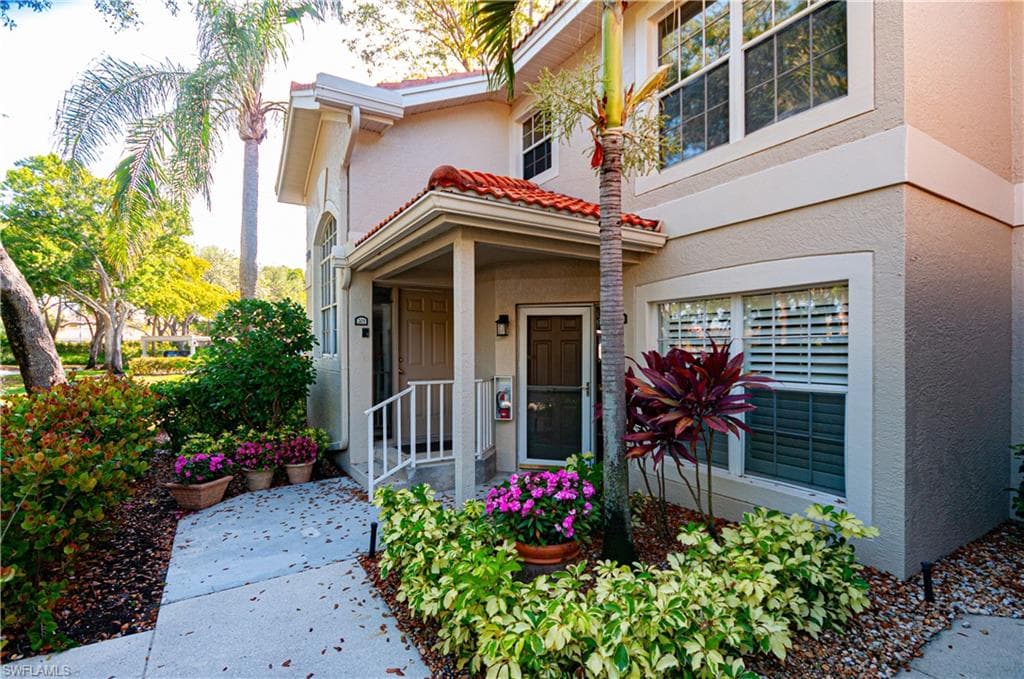 2440 Old Groves RD # C201, NAPLES FL 34109-3