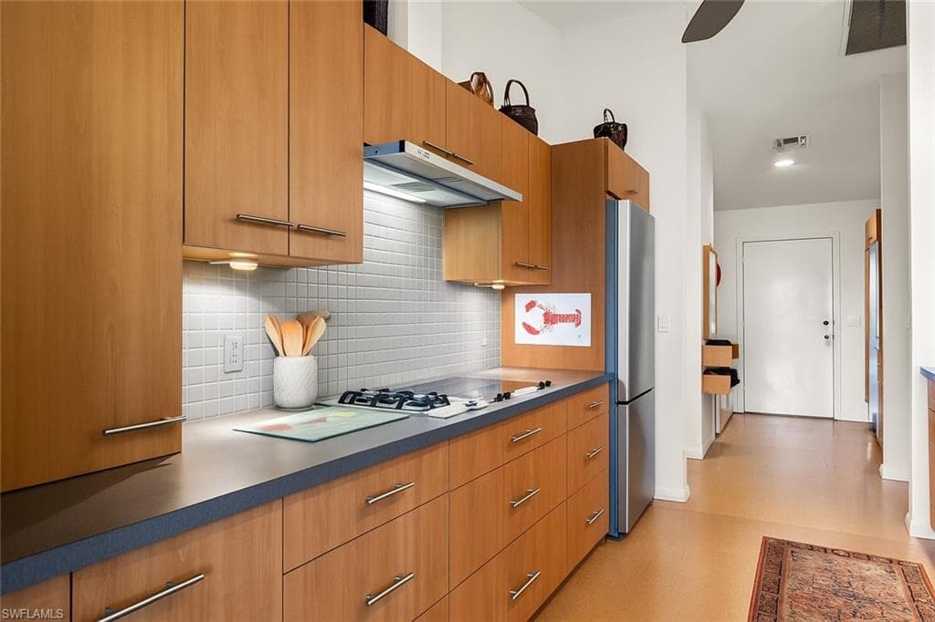 2151 ESTEY AVE, NAPLES FL 34104-6