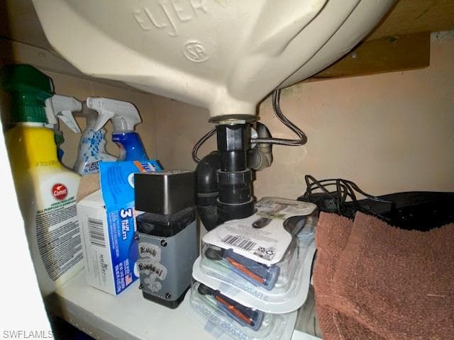 2727 Indianwood DR, NORTH FORT MYERS FL 33917-34