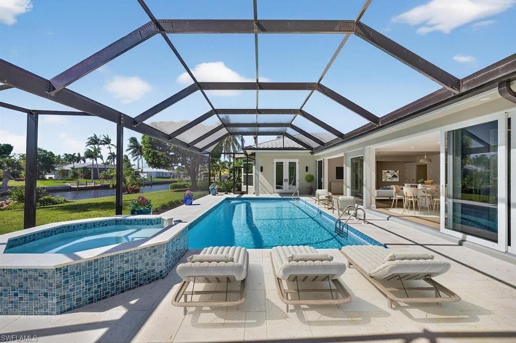 924 Kings Crown DR-35