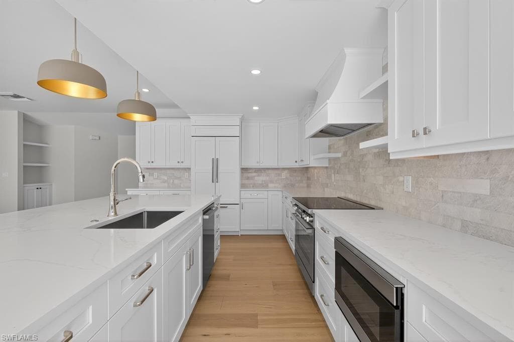 924 Kings Crown DR-9