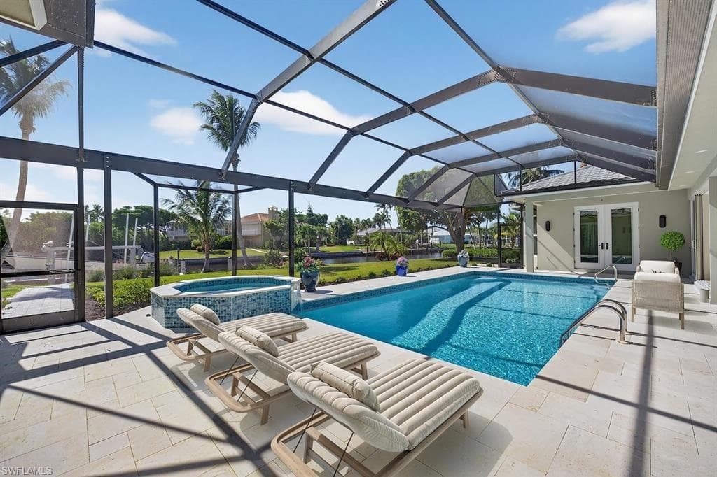 924 Kings Crown DR-34