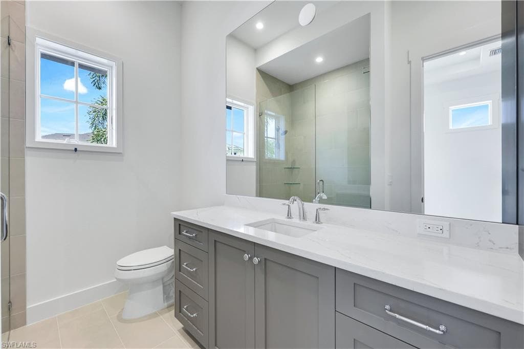 16767 Enclave CIR, NAPLES FL 34110-21