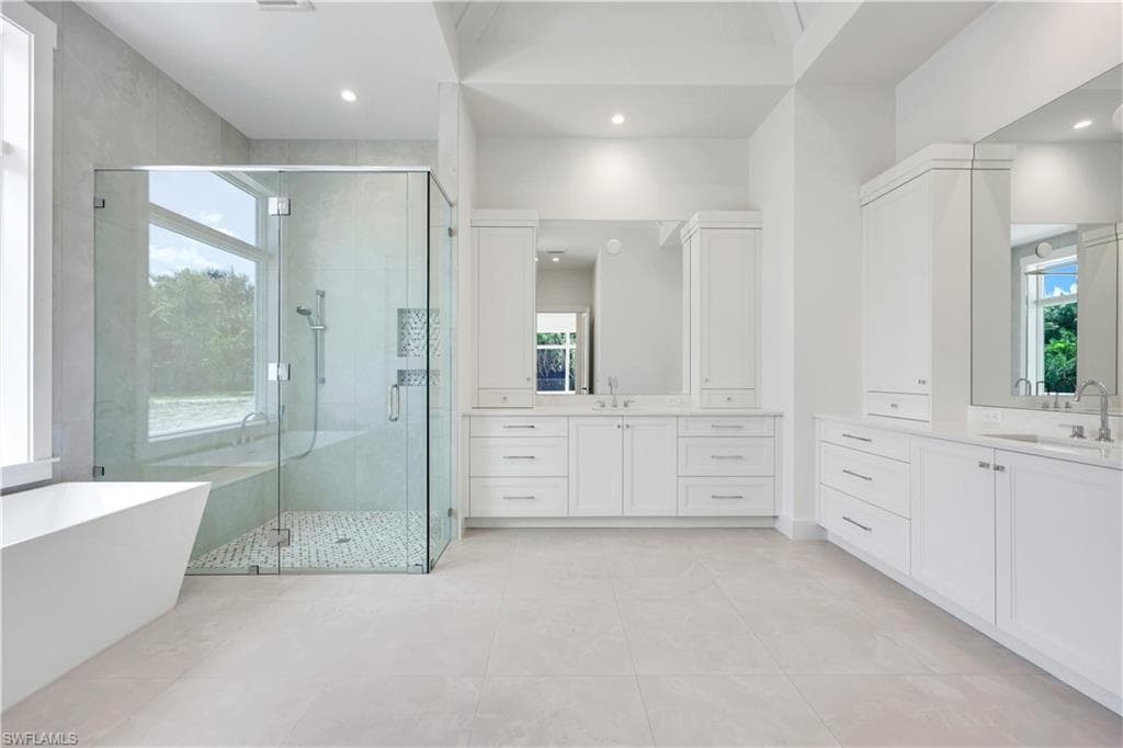 16767 Enclave CIR, NAPLES FL 34110-19