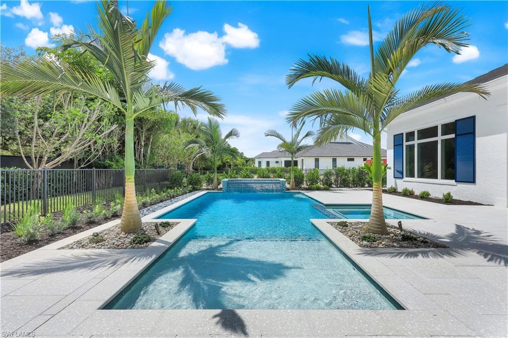 16767 Enclave CIR, NAPLES FL 34110-36