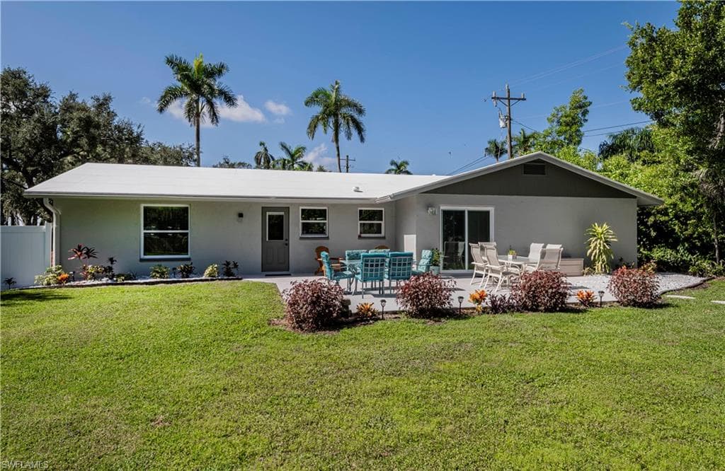 62 W North Shore AVE, NORTH FORT MYERS FL 33903-2