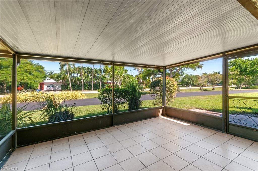 4261 Island CIR # 6, FORT MYERS FL 33919-15