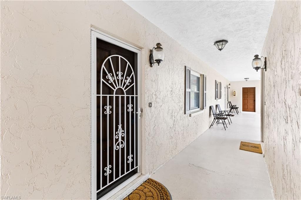 940 3rd ST S # 204, NAPLES FL 34102-16