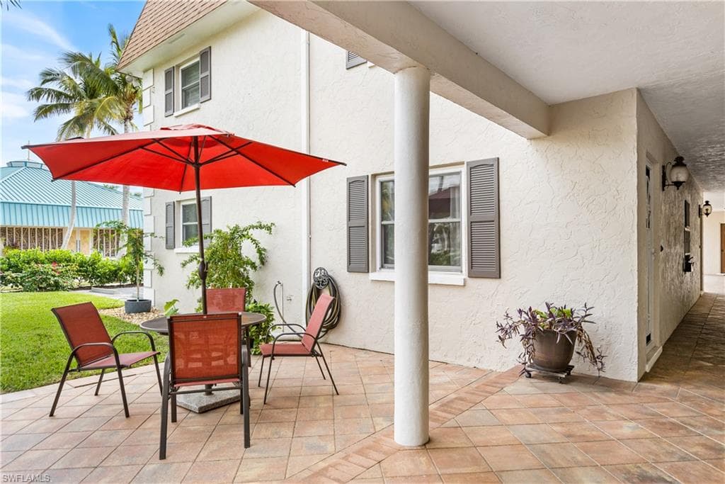 940 3rd ST S # 204, NAPLES FL 34102-18