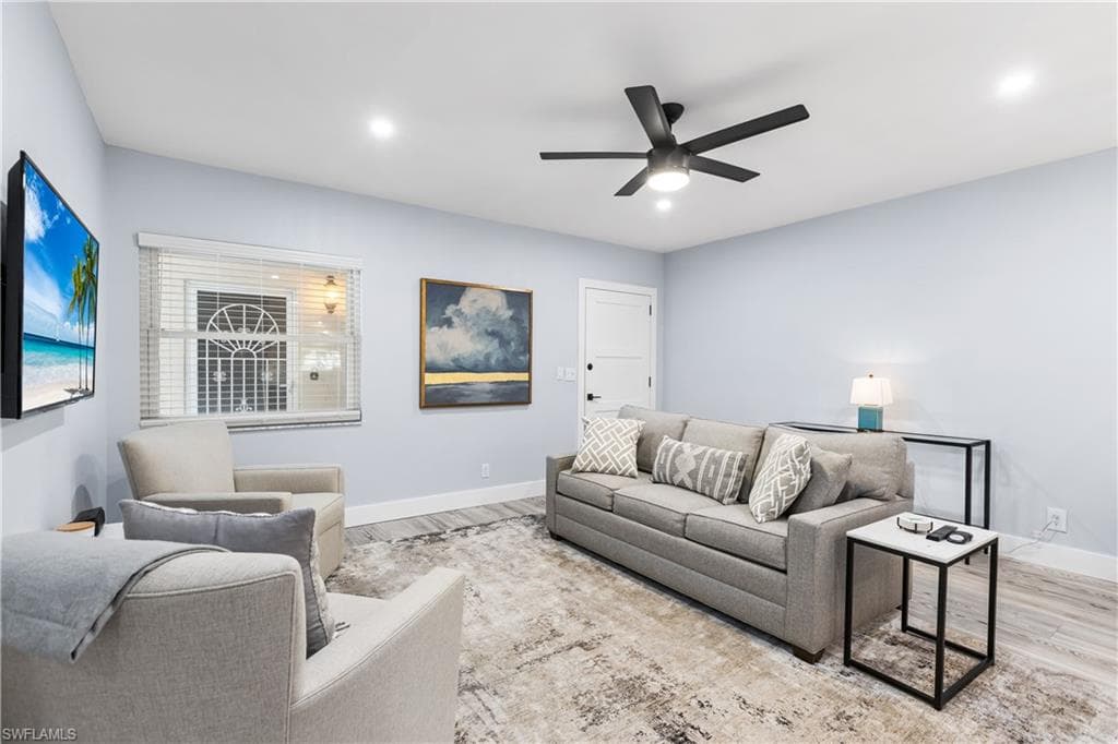 940 3rd ST S # 204, NAPLES FL 34102-7