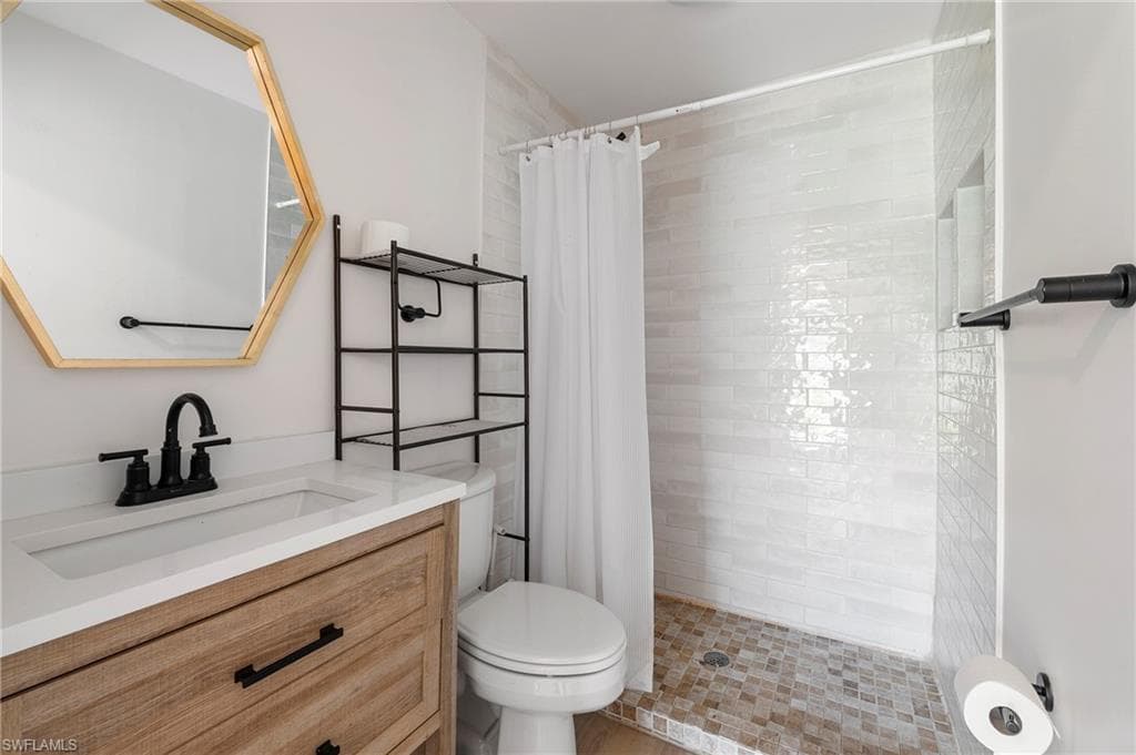 2432 Washington AVE, NAPLES FL 34112-22