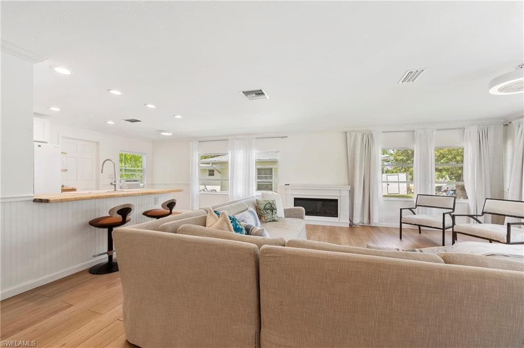2432 Washington AVE, NAPLES FL 34112-6