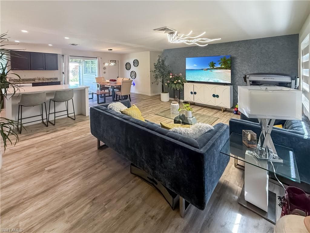 2355 Ivy AVE, FORT MYERS FL 33907-5