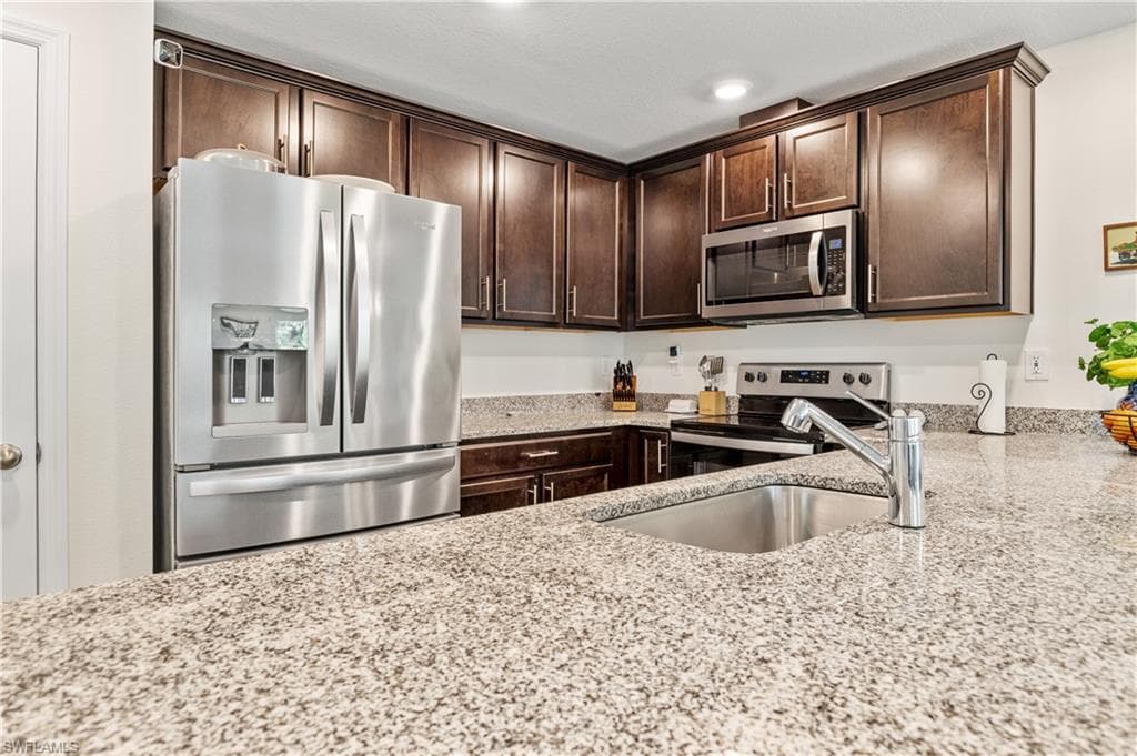 15030 Caspian Tern CT # 104, NORTH FORT MYERS FL 33917-9