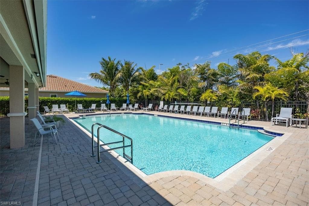 8160 Venetian Pointe DR, FORT MYERS FL 33908-45