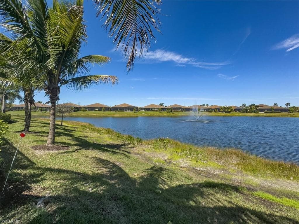 8160 Venetian Pointe DR, FORT MYERS FL 33908-35