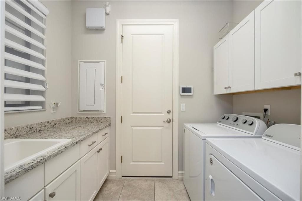 8160 Venetian Pointe DR, FORT MYERS FL 33908-29