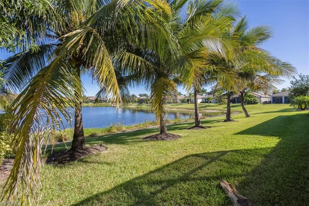 8160 Venetian Pointe DR, FORT MYERS FL 33908-37