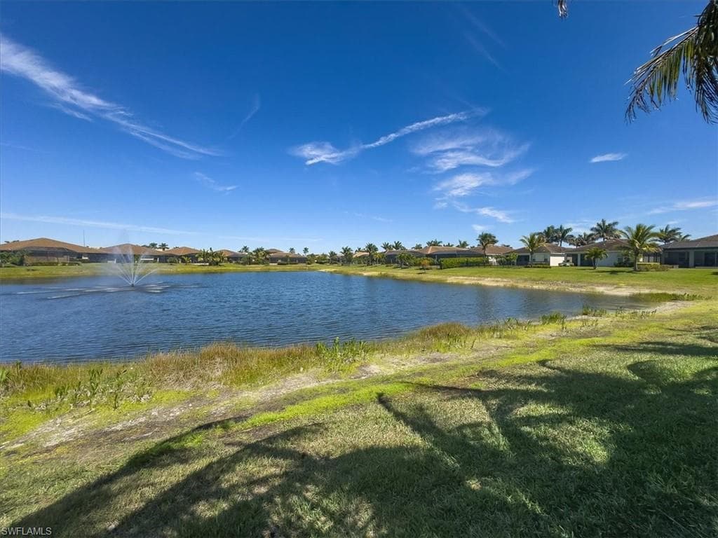 8160 Venetian Pointe DR, FORT MYERS FL 33908-36