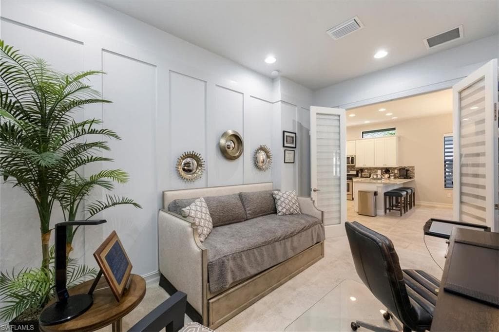 8160 Venetian Pointe DR, FORT MYERS FL 33908-18