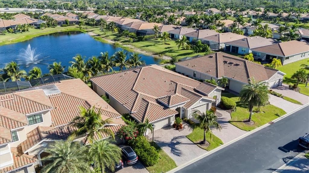 8160 Venetian Pointe DR, FORT MYERS FL 33908-39