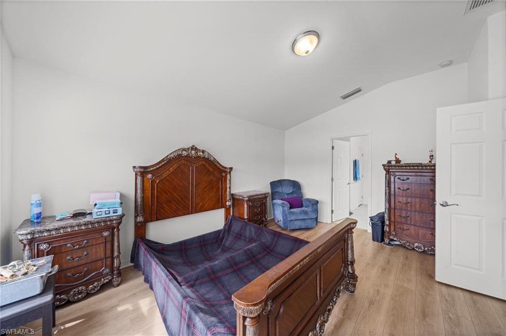 2492 Belleville CT, CAPE CORAL FL 33991-15