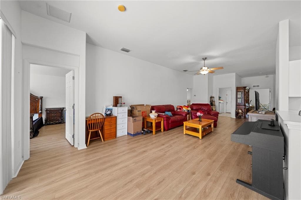 2492 Belleville CT, CAPE CORAL FL 33991-6