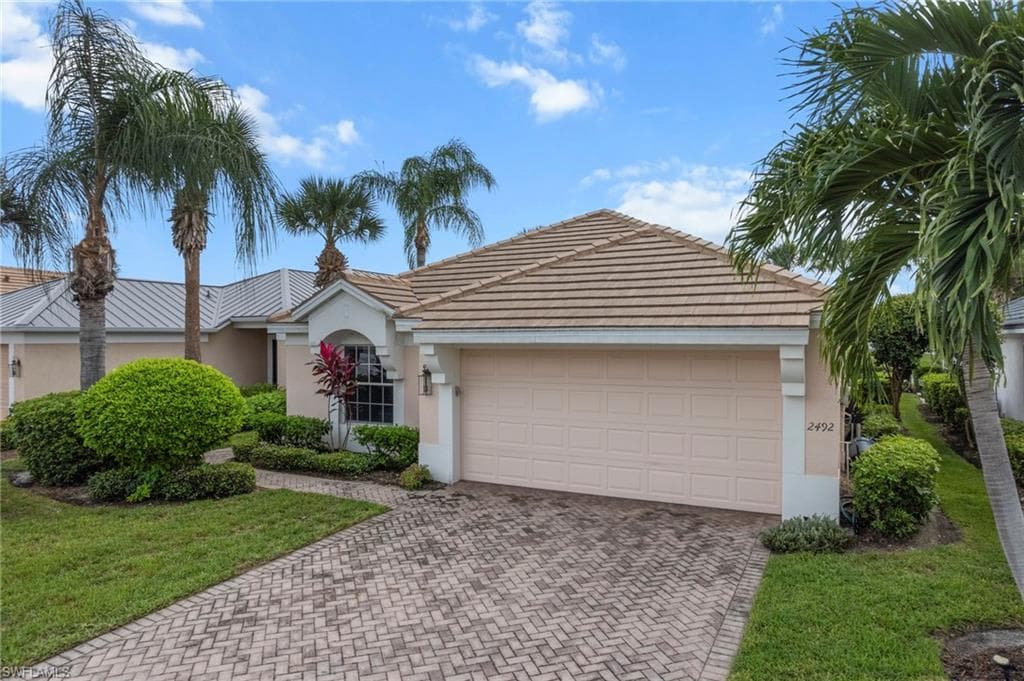 2492 Belleville CT, CAPE CORAL FL 33991-29