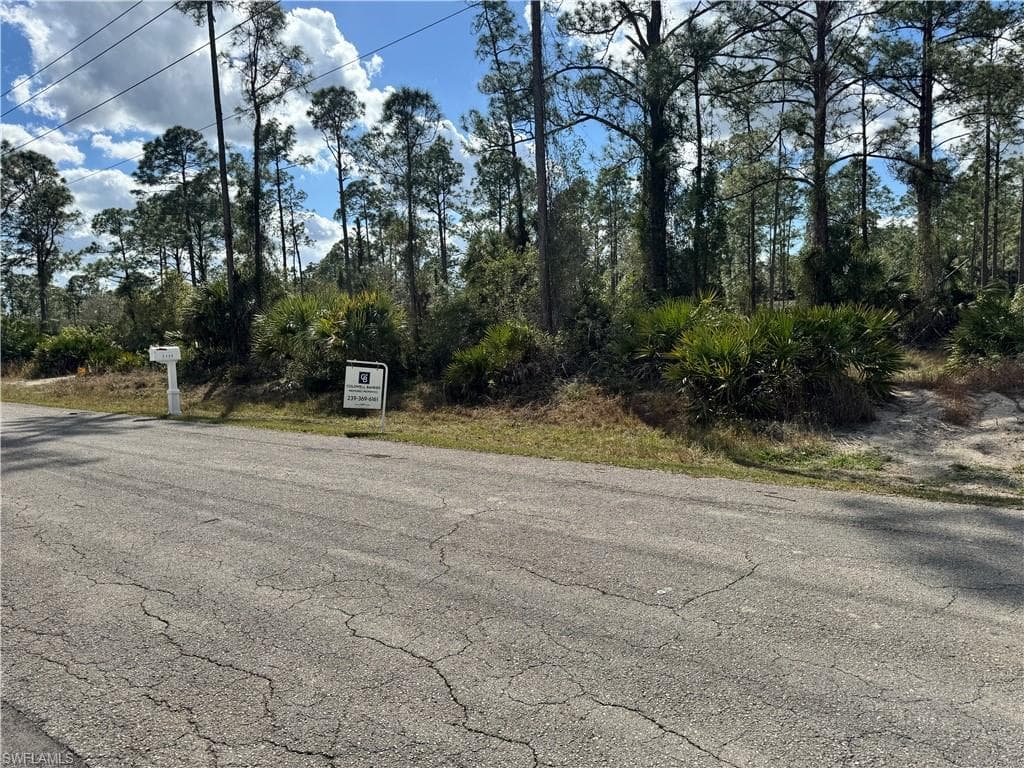2121 Wellington AVE, ALVA FL 33920-1