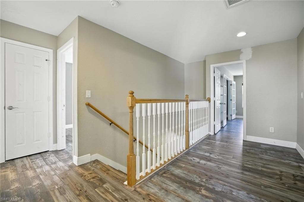 9010 Gladiolus Preserve CIR-18