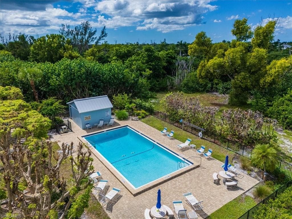 1250 Tennisplace CT # C25, SANIBEL FL 33957-26