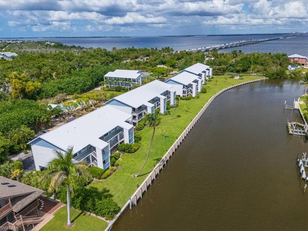 1250 Tennisplace CT # C25, SANIBEL FL 33957-15