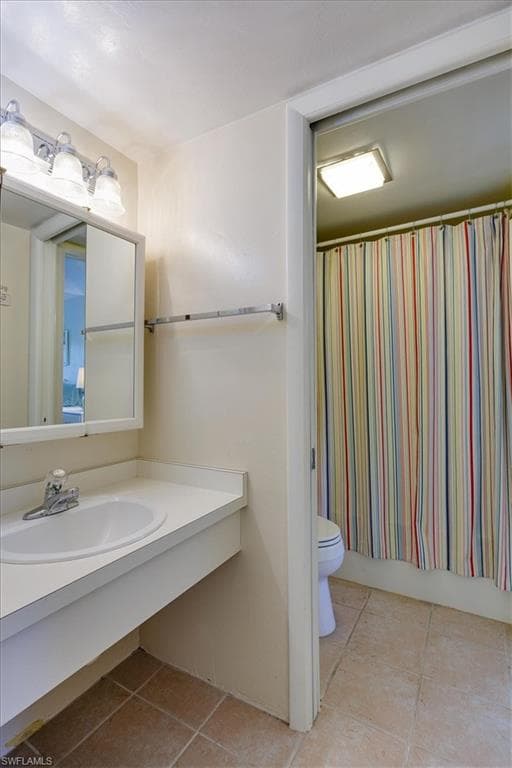1250 Tennisplace CT # C25, SANIBEL FL 33957-11
