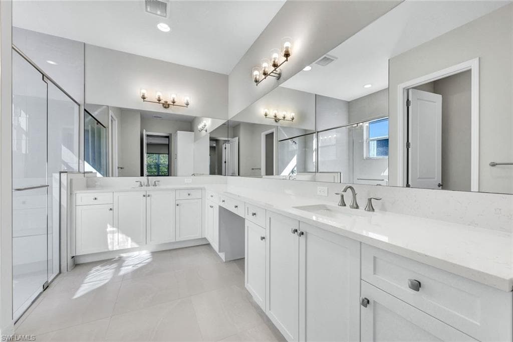 2581 Kingfisher DR, NAPLES FL 34112-8