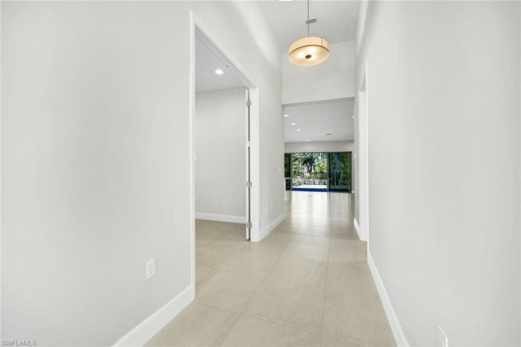 2581 Kingfisher DR, NAPLES FL 34112-9