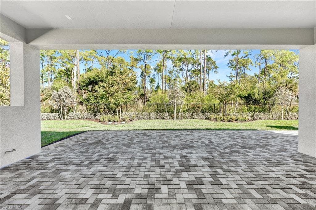 2581 Kingfisher DR, NAPLES FL 34112-14