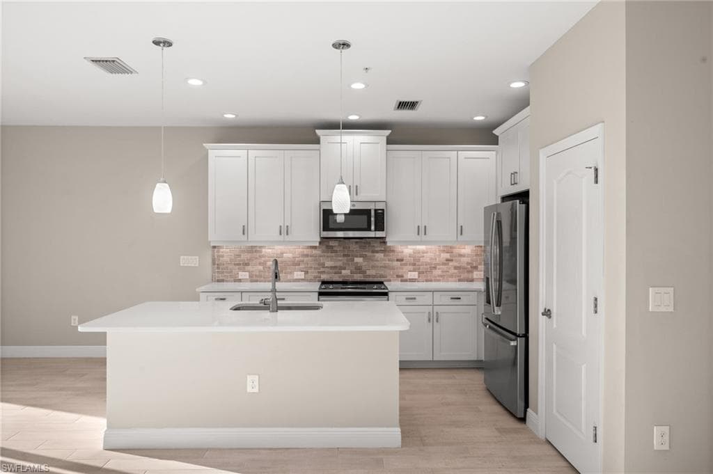 2318 Sawyers Hill RD # 107, NAPLES FL 34120-11