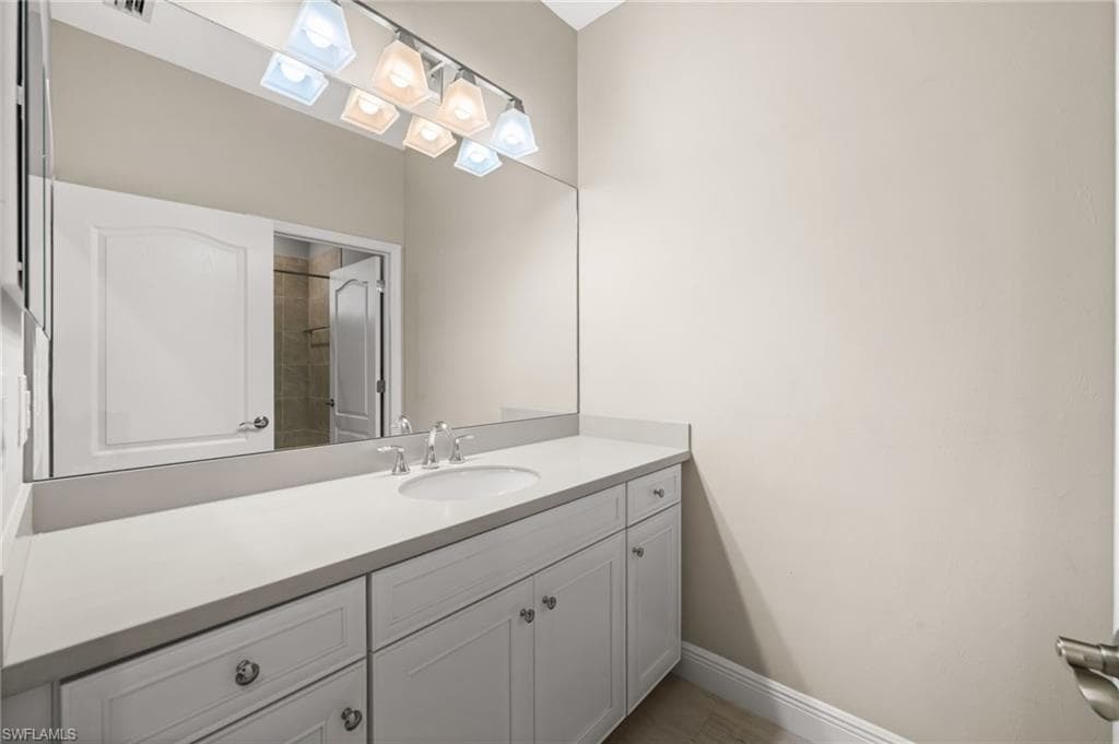 2318 Sawyers Hill RD # 107, NAPLES FL 34120-27