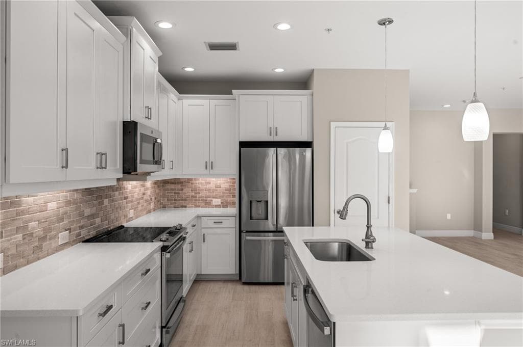 2318 Sawyers Hill RD # 107, NAPLES FL 34120-13