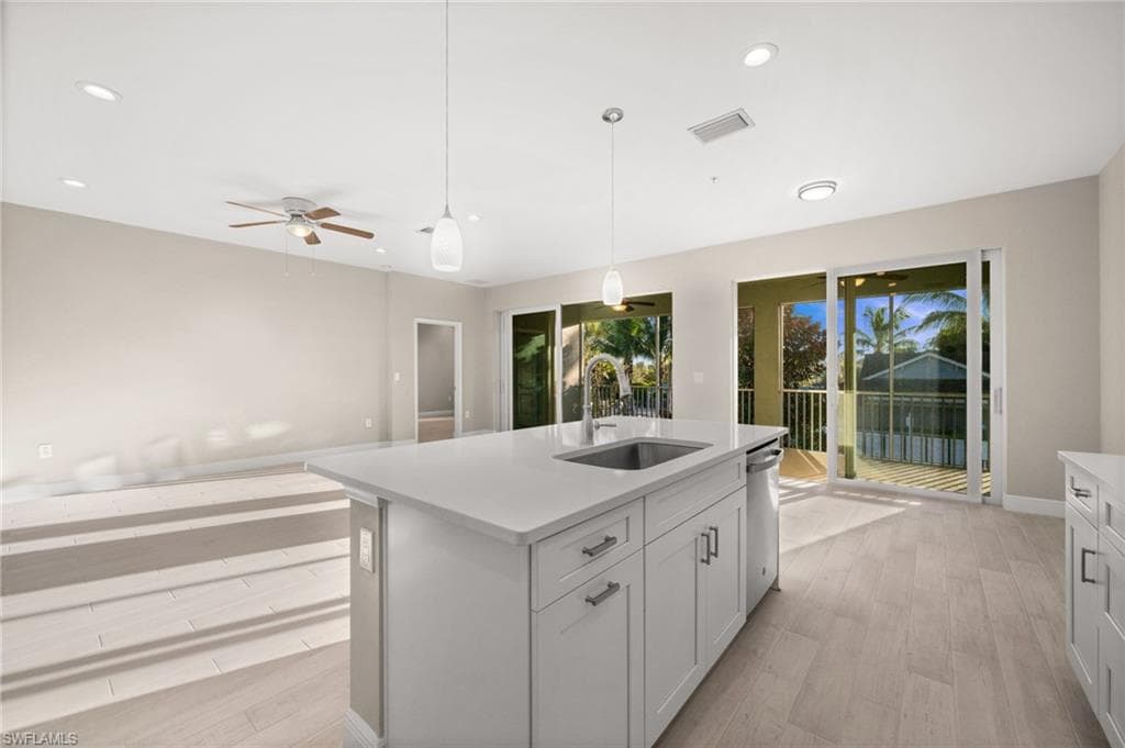 2318 Sawyers Hill RD # 107, NAPLES FL 34120-10