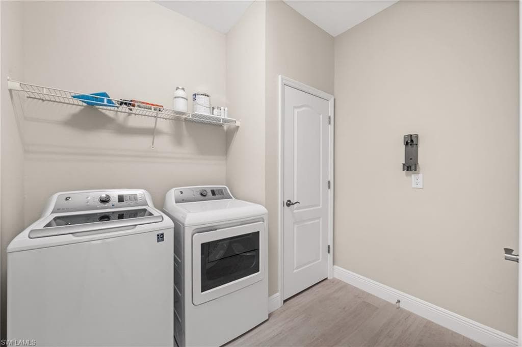 2318 Sawyers Hill RD # 107, NAPLES FL 34120-30