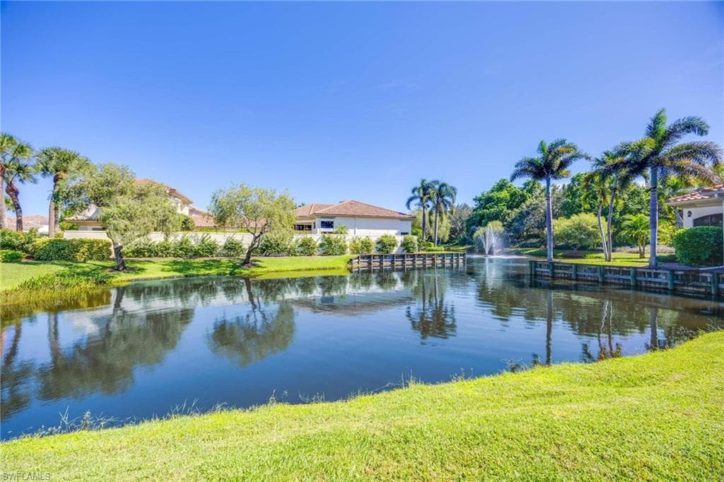 1268 Grand Isle CT, NAPLES FL 34108-31