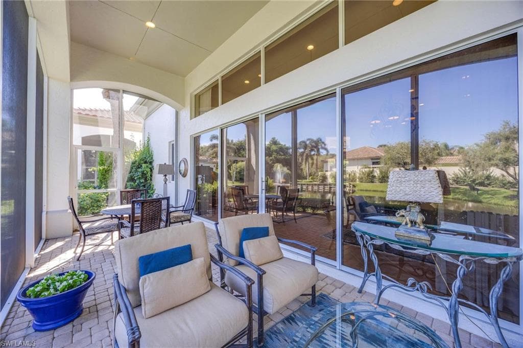 1268 Grand Isle CT, NAPLES FL 34108-30