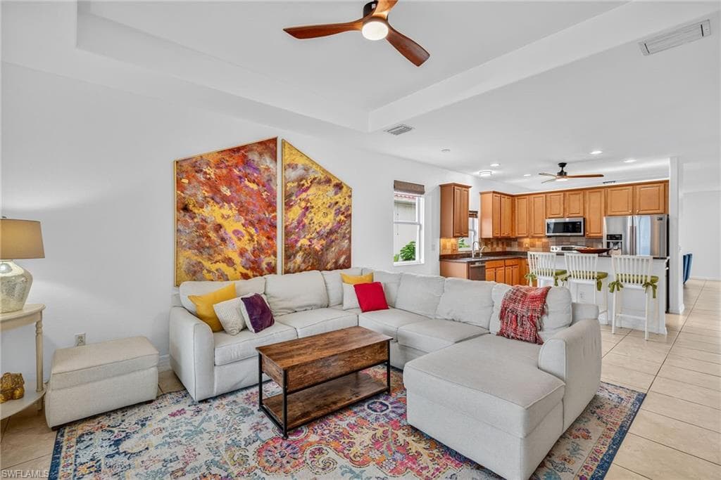 21348 Velino LN, ESTERO FL 33928-2