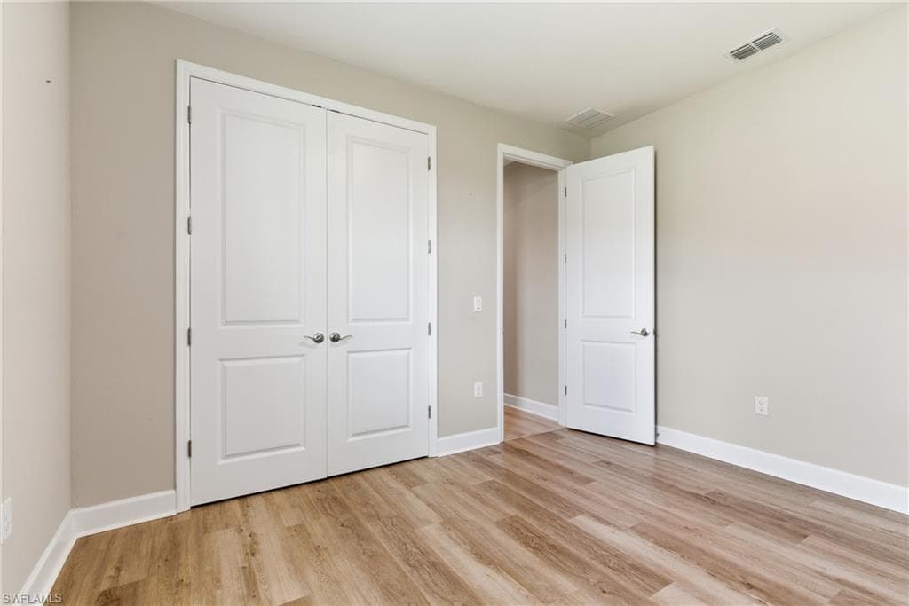 2055 Grove DR, NAPLES FL 34120-27