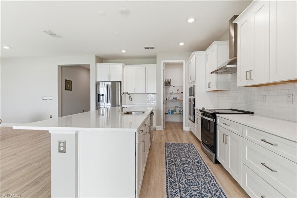 2055 Grove DR, NAPLES FL 34120-13