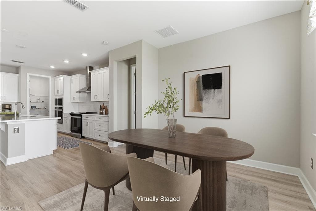 2055 Grove DR, NAPLES FL 34120-14