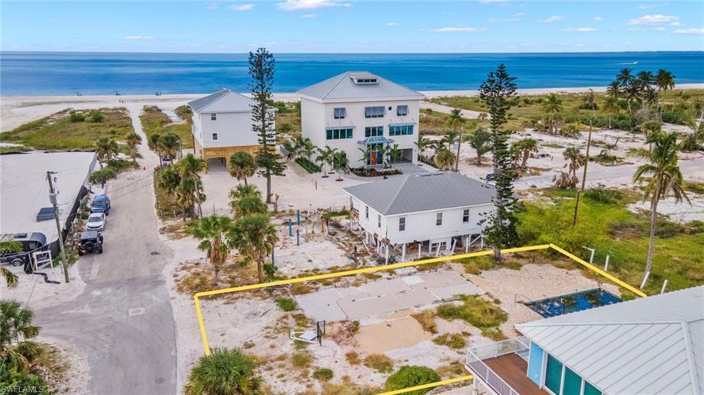 61 Flamingo ST, FORT MYERS BEACH FL 33931-1